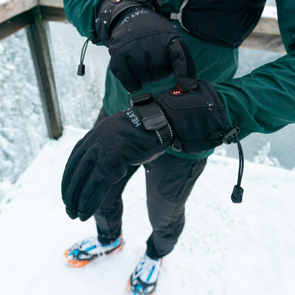 Heated Gloves - MOUNTAIN series - Unisex on/off intensity volume button close up